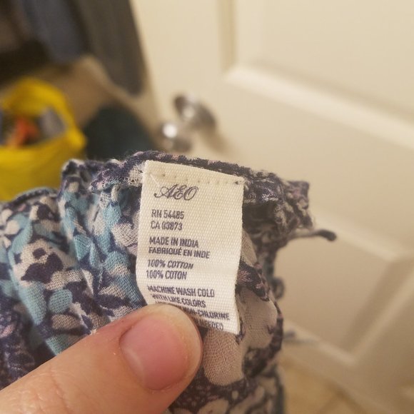 **4 for $20** American Eagle Infinity Scarf - Picture 3 of 3